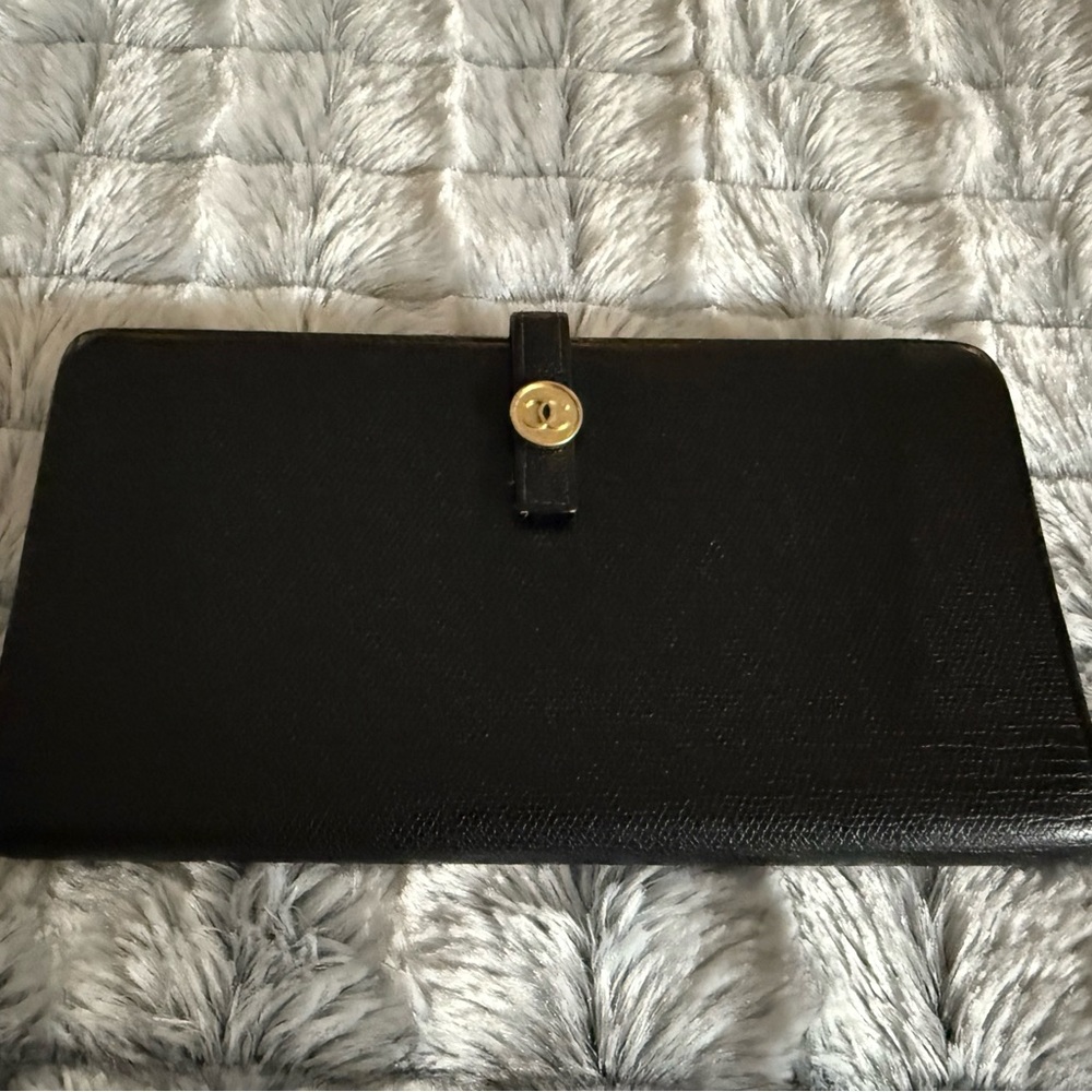 Elegant Black Chanel Coco Button Wallet